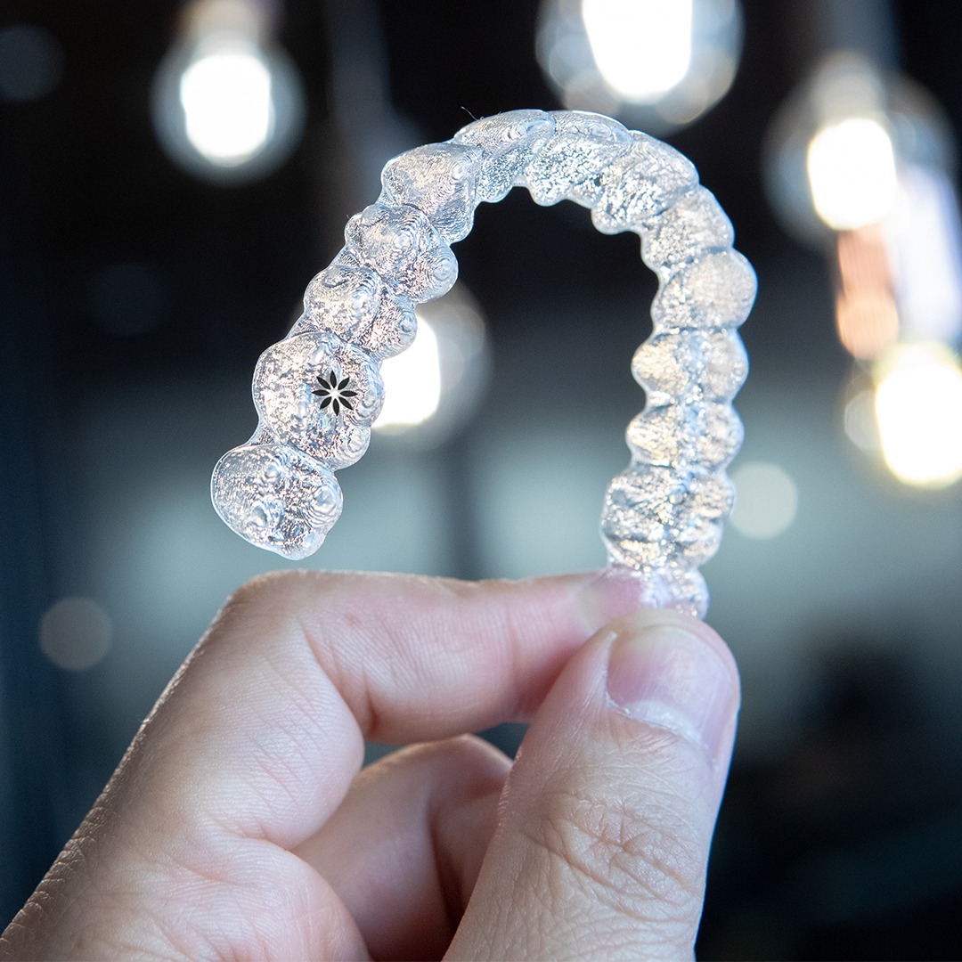 Invisalign Transparente Schienenbehandlung - BravoDent Istanbul